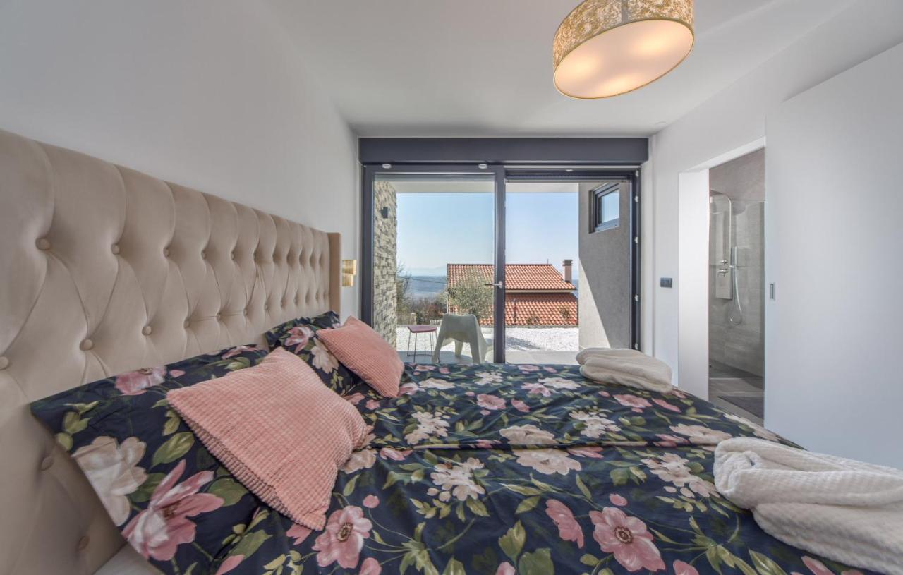 Villa Nina Šmrika Exteriör bild